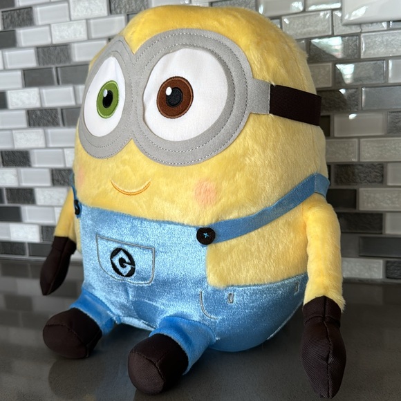 Minions BOB Sitting Plush / Illumination / SEGA / Universal / 11” / BRAND NEW - Picture 4 of 16